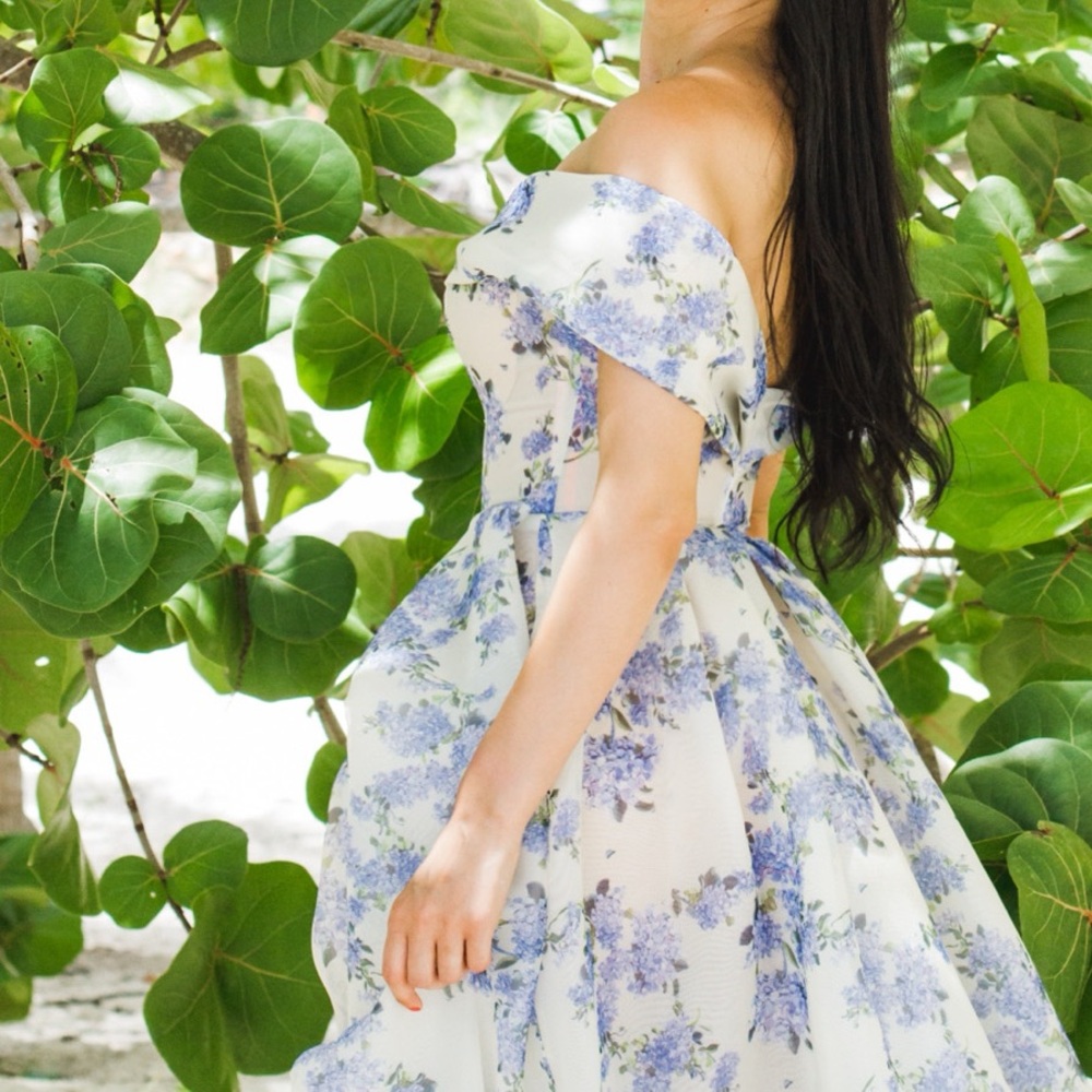 Milla Hydrangea Chic off-the-shoulder floral maxi dress ,Size S - Picture 5 of 11